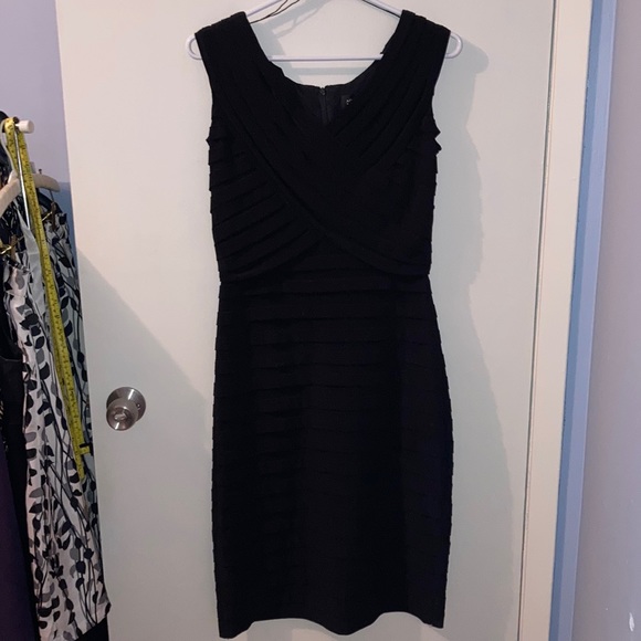 Adrianna Papell black cocktail dress. Beautiful design! Size 10. - Picture 3 of 10